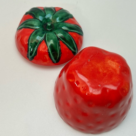 Vintage, Retro Strawberry Shaped Ceramic Lidded Jar, Kitschy, Storage Container - Picture 4 of 10